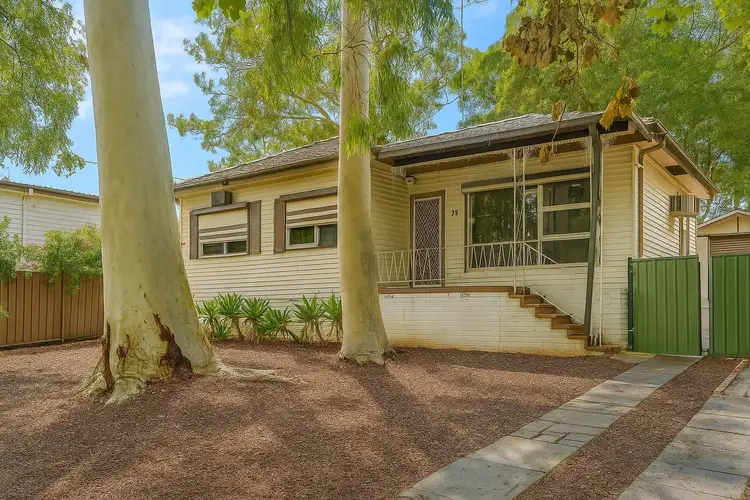 12 Chalmers Crescent, Old Toongabbie NSW 2146