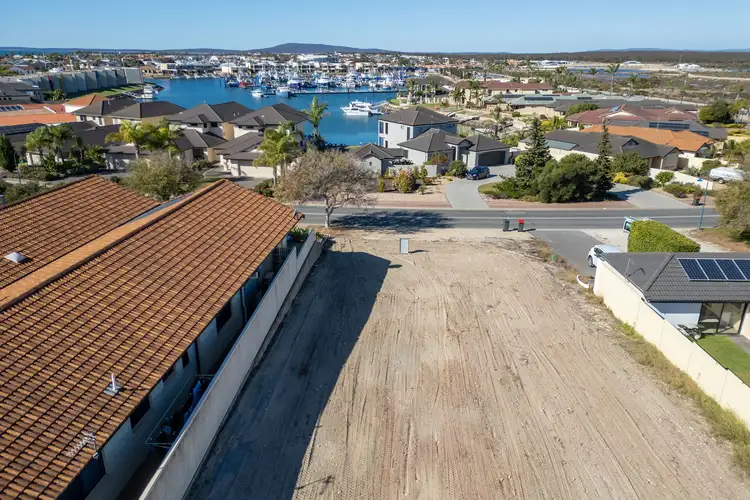 9 Laguna Drive