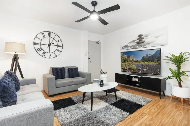 4/35 Brittain Crescent