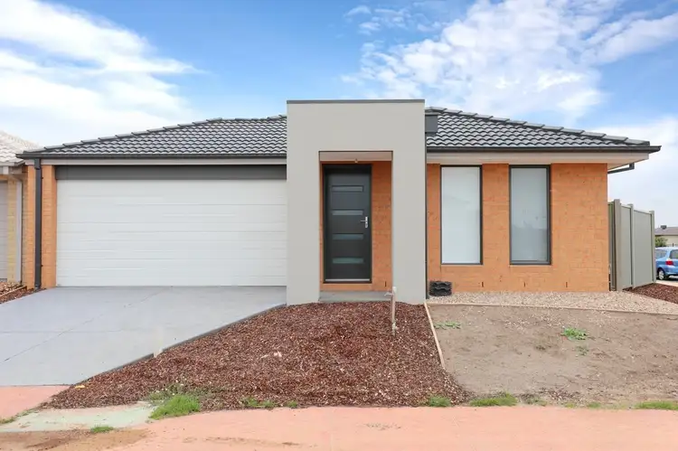 2 Grallina Lane, Kurunjang VIC 3337