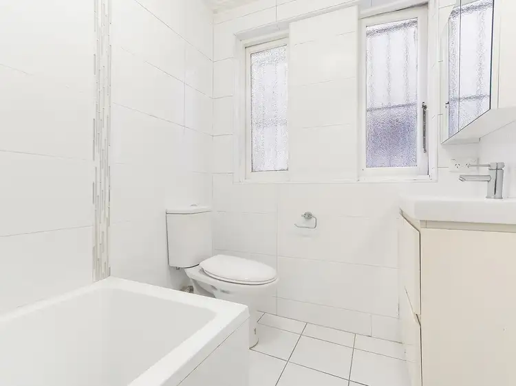 Fifth view of Homely apartment listing, 2/125A Old South Head Road, Bondi Junction NSW 2022