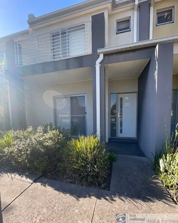 11/11 Howqua Place, Pakenham VIC 3810