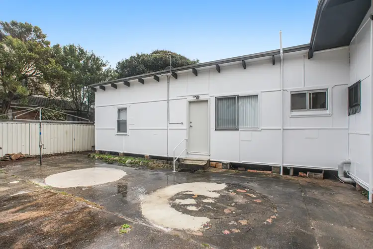 2/104 Waratah Street, Windang NSW 2528