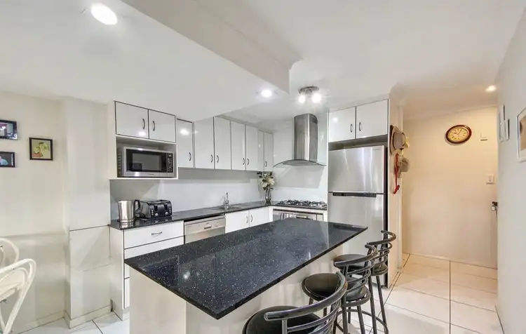 2/173 North Street, Rockville QLD 4350