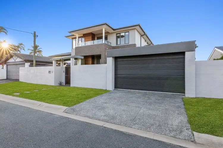 5 Ensenada Court, Broadbeach Waters QLD 4218