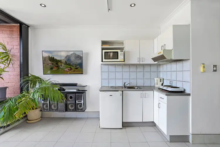 Third view of Homely studio listing, 605/5 Ward Avenue, Potts Point NSW 2011