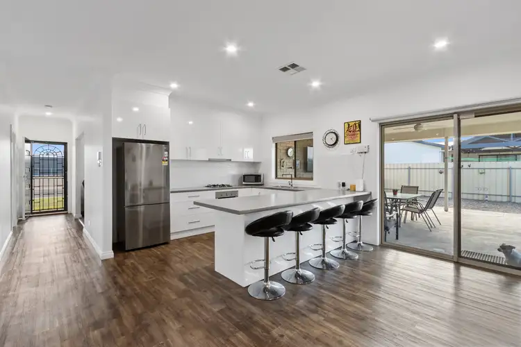 6 Parsee Street