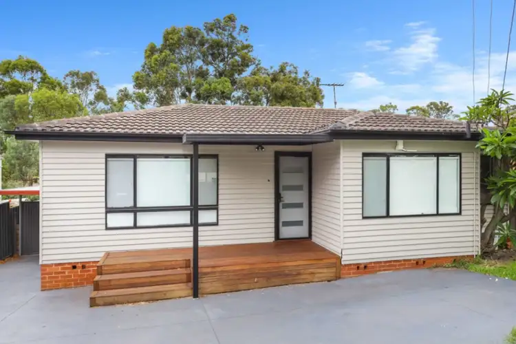 16 Balmoral Drive, Cambridge Park NSW 2747