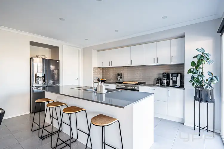 Fifth view of Homely house listing, 16 Ivy Court, Werribee VIC 3030