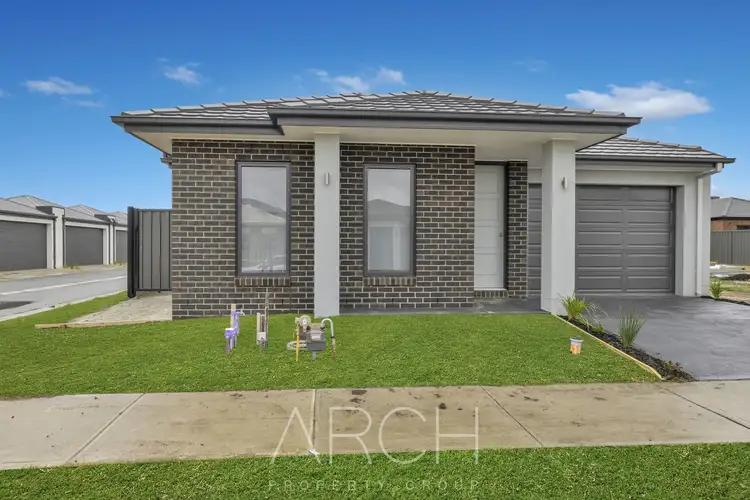 5 Olympic Parade, Clyde VIC 3978