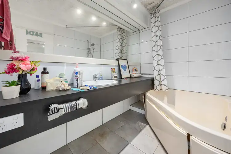Fourth view of Homely apartment listing, 4/325 Nepean Highway, Frankston VIC 3199