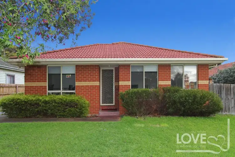 1/11 Maclagan Crescent, Reservoir VIC 3073