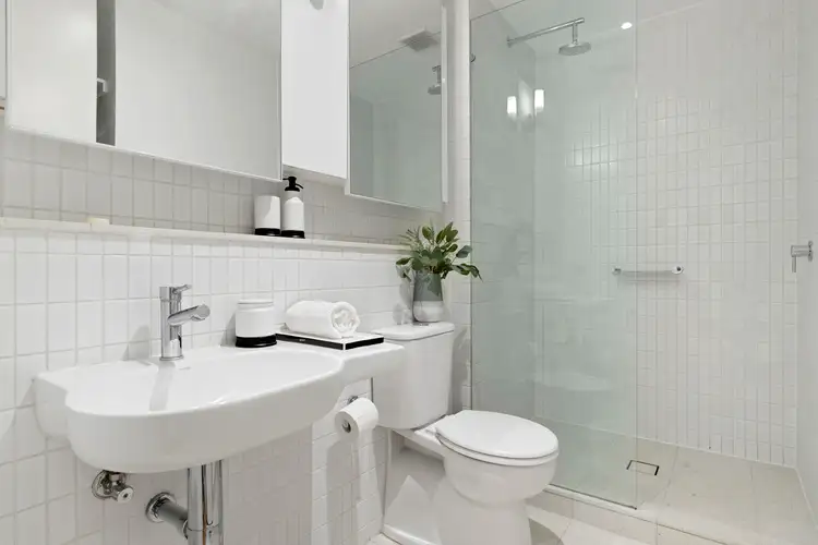 Sixth view of Homely apartment listing, 3/26-28 Broadway, Elwood VIC 3184