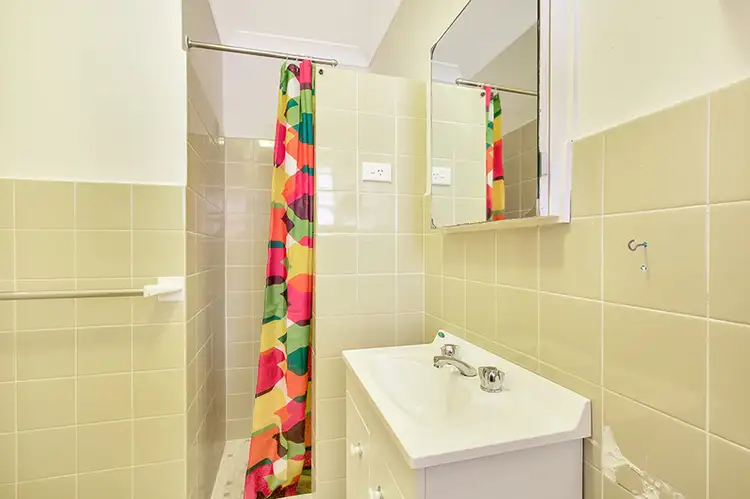 Third view of Homely studio listing, 13/4A Ithaca Road, Elizabeth Bay NSW 2011
