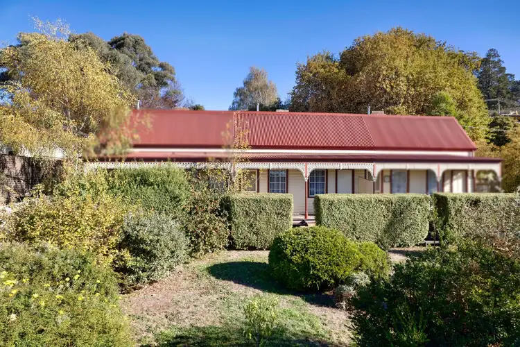 2/26 East Street, Daylesford VIC 3460
