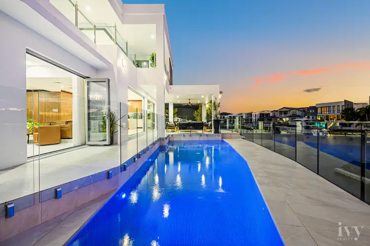 86 Royal Albert Crescent, Sovereign Islands QLD 4216