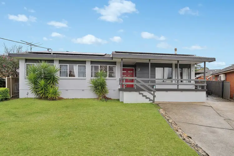 7 Orchard Place, Ingleburn NSW 2565