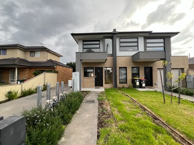2/43 Eumarella Street, Tullamarine VIC 3043