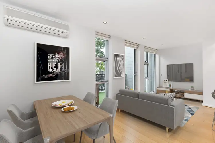 208/122 Ormond Road, Elwood VIC 3184