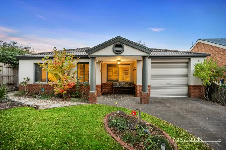 15 Chatswood Grove, Chirnside Park VIC 3116