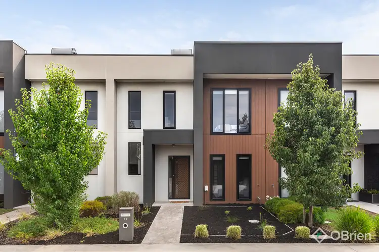 12 Burnden Close, Berwick VIC 3806