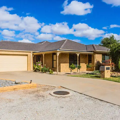 27 Woodland Circuit, Echuca VIC 3564