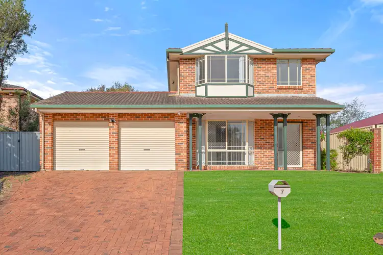 7 Banksia Place, Wattle Grove NSW 2173