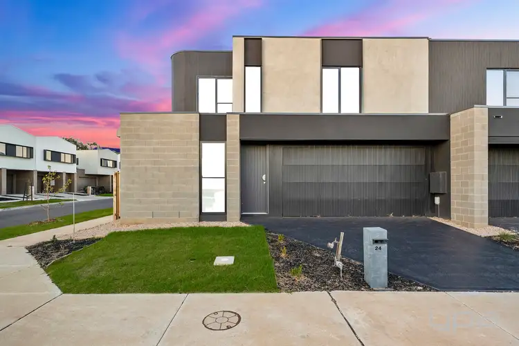 24 Fairmont Crescent, Fraser Rise VIC 3336