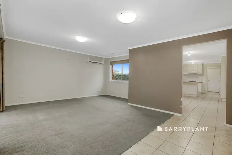 Second view of Homely house listing, 7 Gus Court, Pakenham VIC 3810