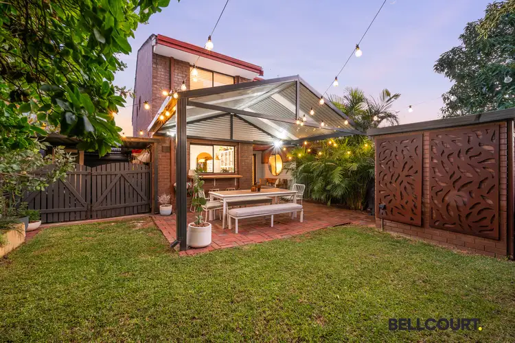 4/4 Saunders Street