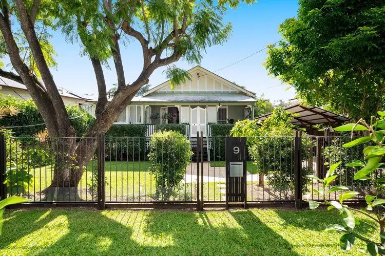 9 Menin Road, Corinda QLD 4075