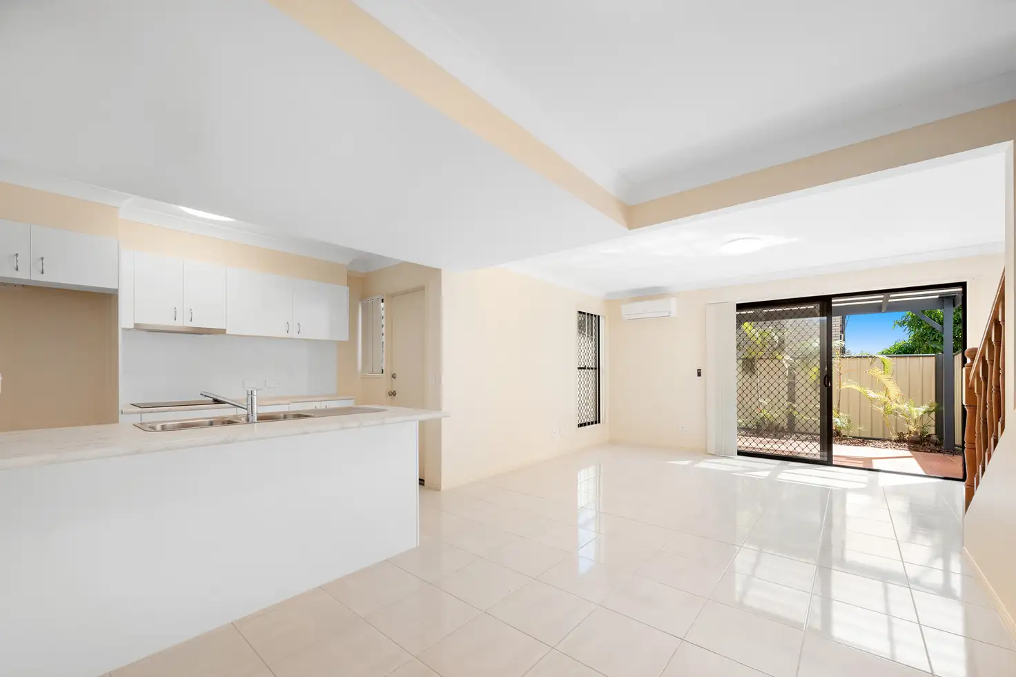 Main view of Homely townhouse listing, 4/9 Carlton Street, Highgate Hill QLD 4101