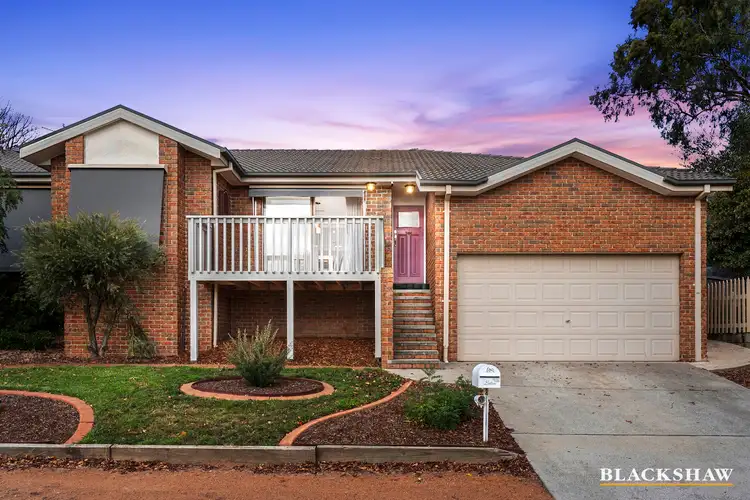 2/4 Sycamore Street, Jerrabomberra NSW 2619