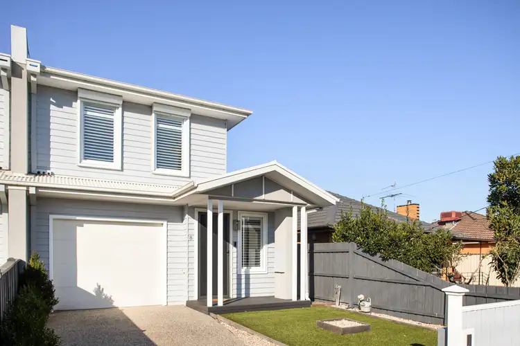 8 McNamara Avenue, Airport West VIC 3042