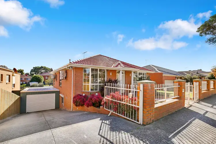 11 Ester Drive, Mill Park VIC 3082
