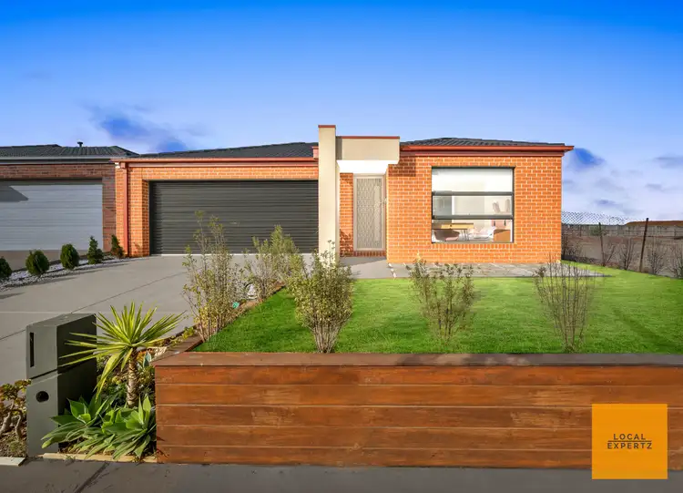 221 James Melrose Drive, Brookfield VIC 3338