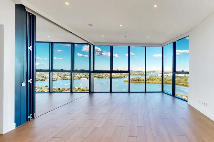 3105/8 Walker Street