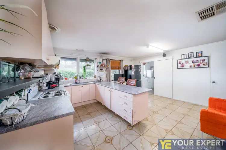 Fifth view of Homely house listing, 10 Stephens Close, Endeavour Hills VIC 3802