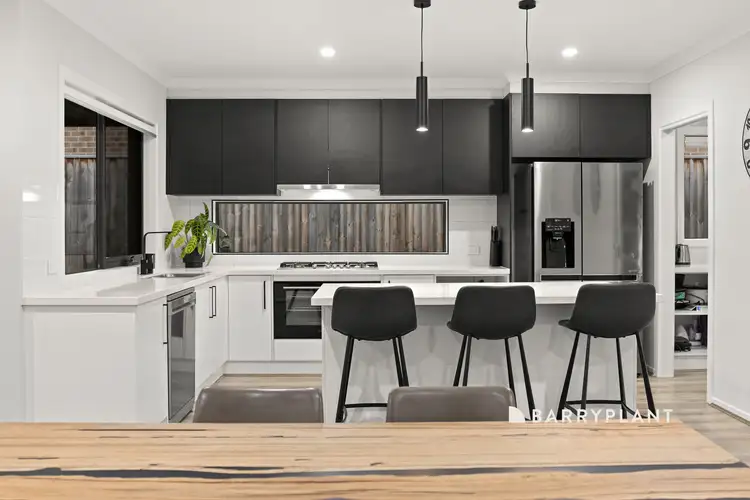 Sixth view of Homely house listing, 2 Shannon Court, Drouin VIC 3818