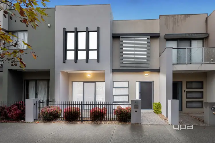 50 Commercial Road, Caroline Springs VIC 3023