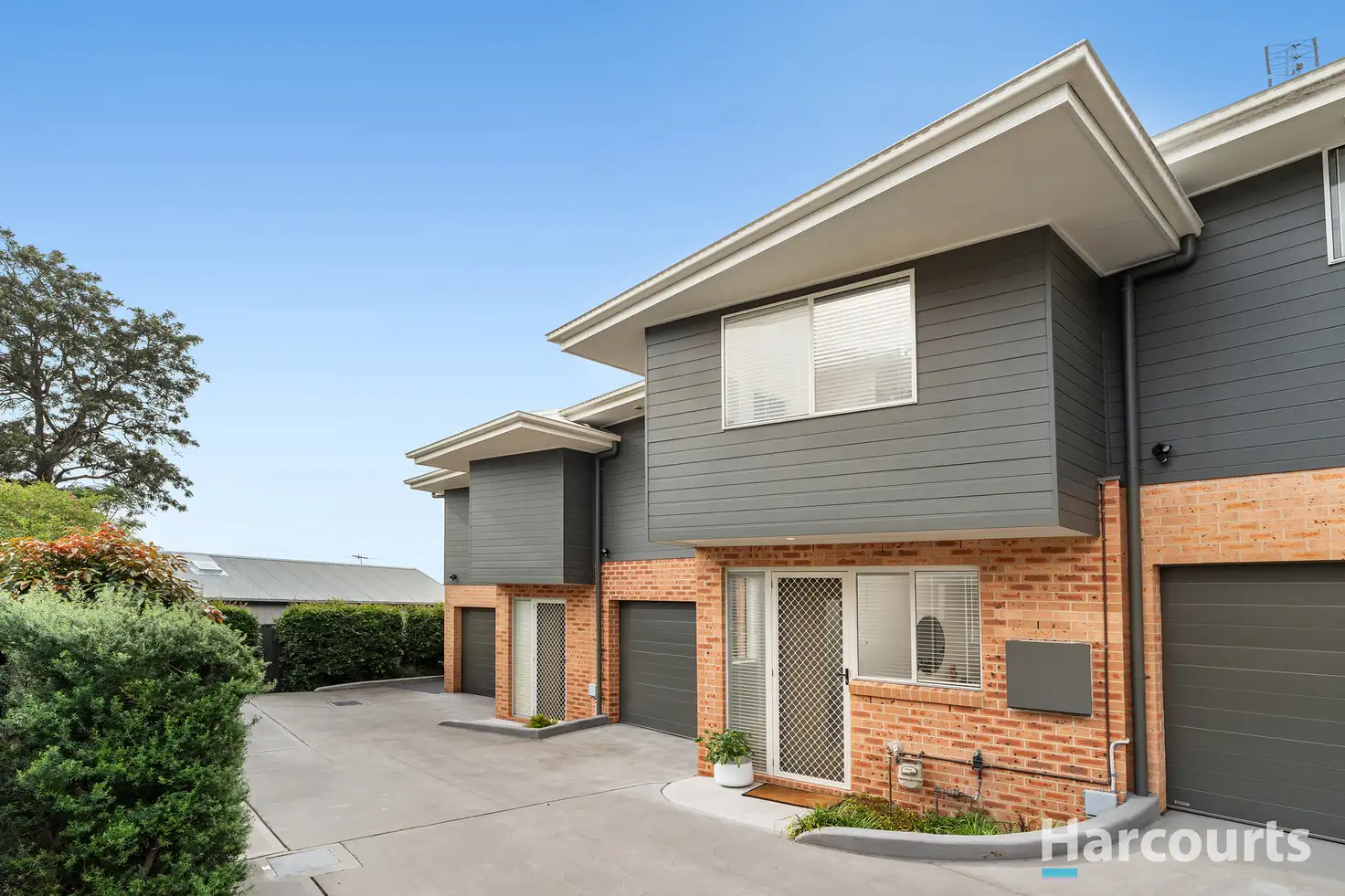 Main view of Homely townhouse listing, 2/21 Gregson Avenue, Mayfield West NSW 2304