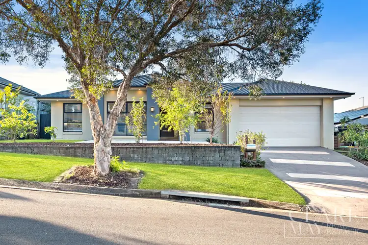 8 Den Otter Drive, Bellbird Park QLD 4300