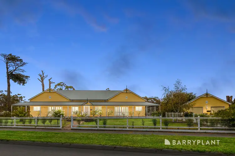 4 Coach House Lane, Beaconsfield VIC 3807