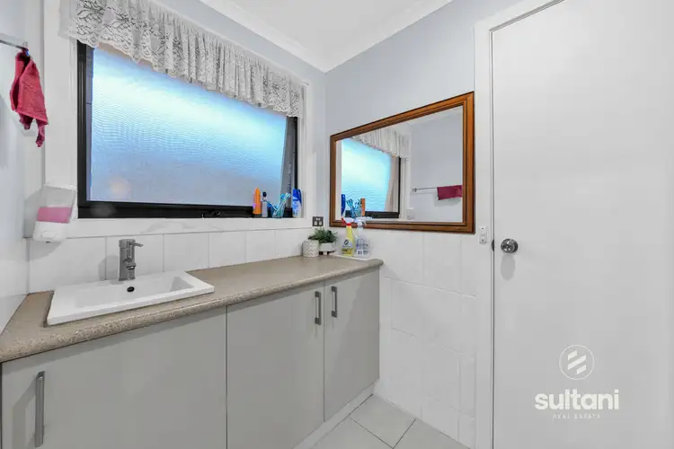 Sixth view of Homely house listing, 50 Girvan Circuit, Endeavour Hills VIC 3802