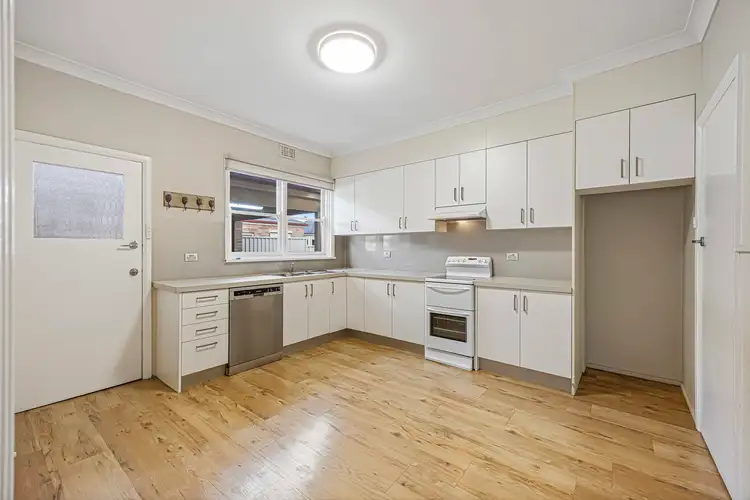 Sixth view of Homely unit listing, 1/16 Park Street, Wendouree VIC 3355