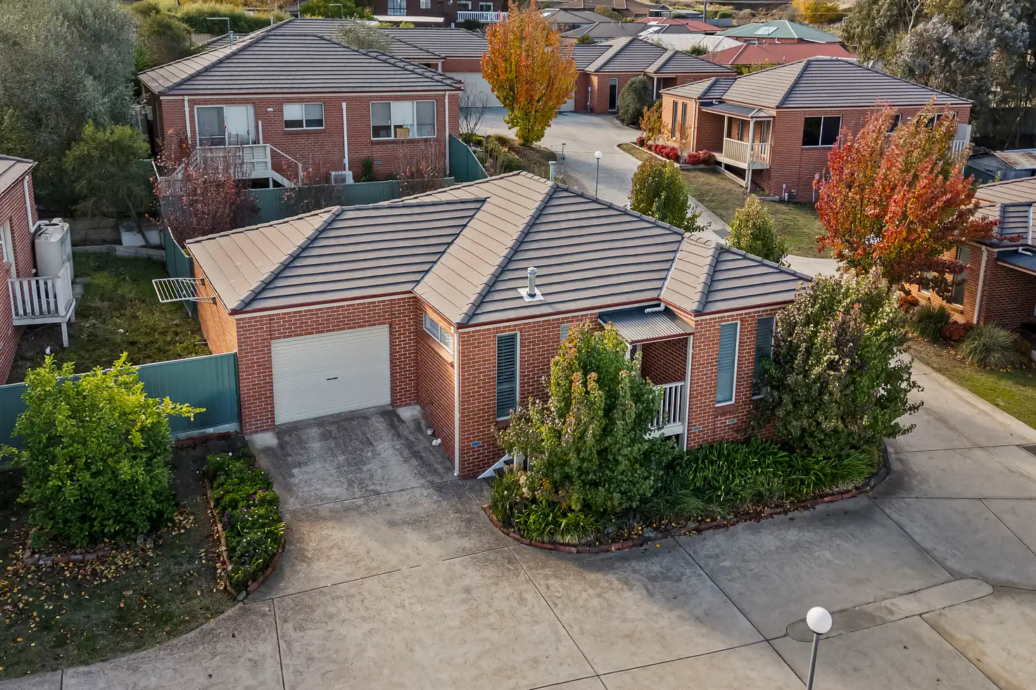 Main view of Homely townhouse listing, 4 Newhaven Close, Mount Pleasant VIC 3350