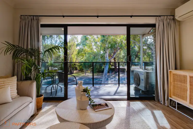 8/7 Hyndes Crescent