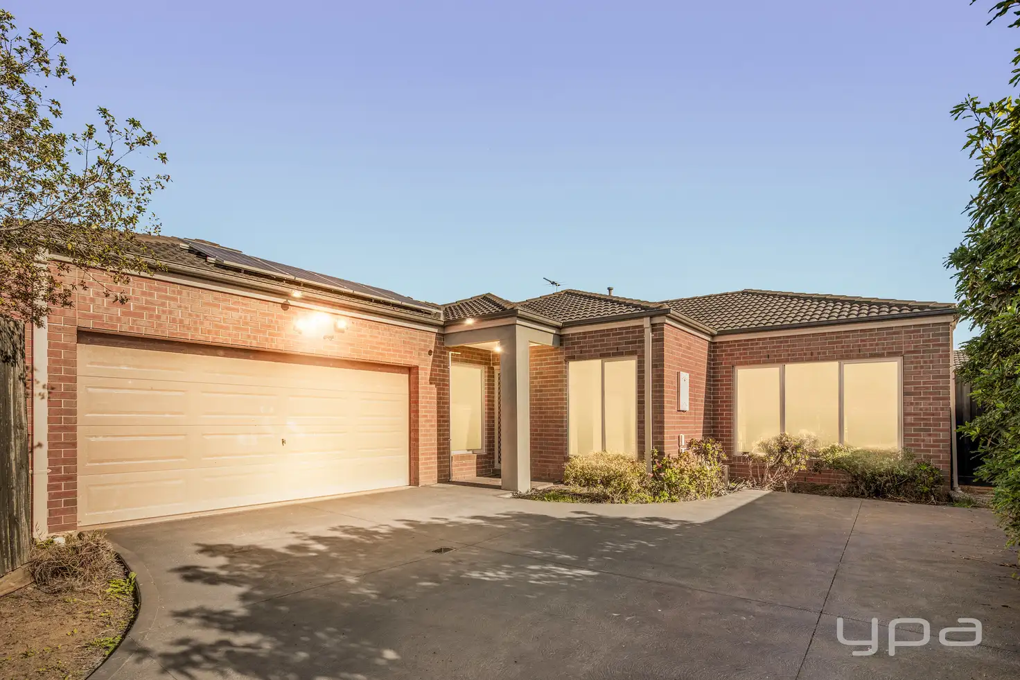 Main view of Homely unit listing, 2/17 Seine Close, Werribee VIC 3030