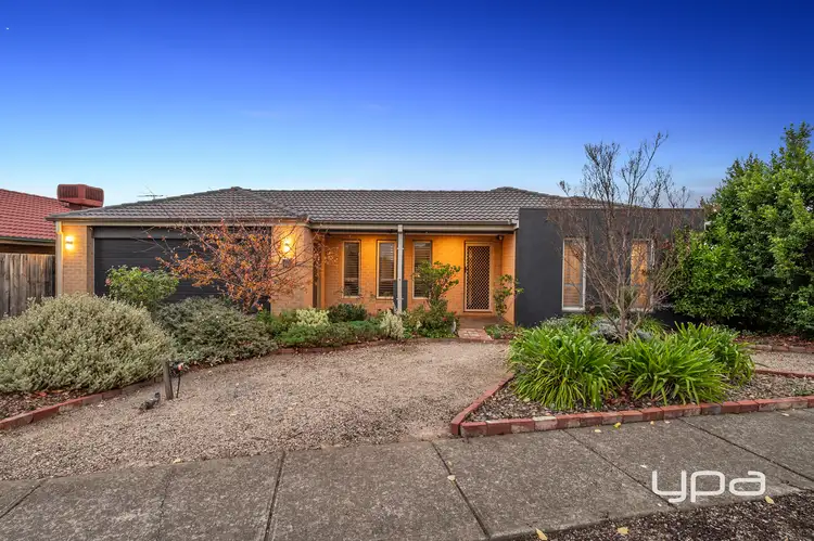 12 Scarcroft Terrace, Melton West VIC 3337