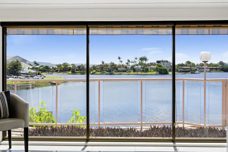 70 Oceanic Drive, Mermaid Waters QLD 4218